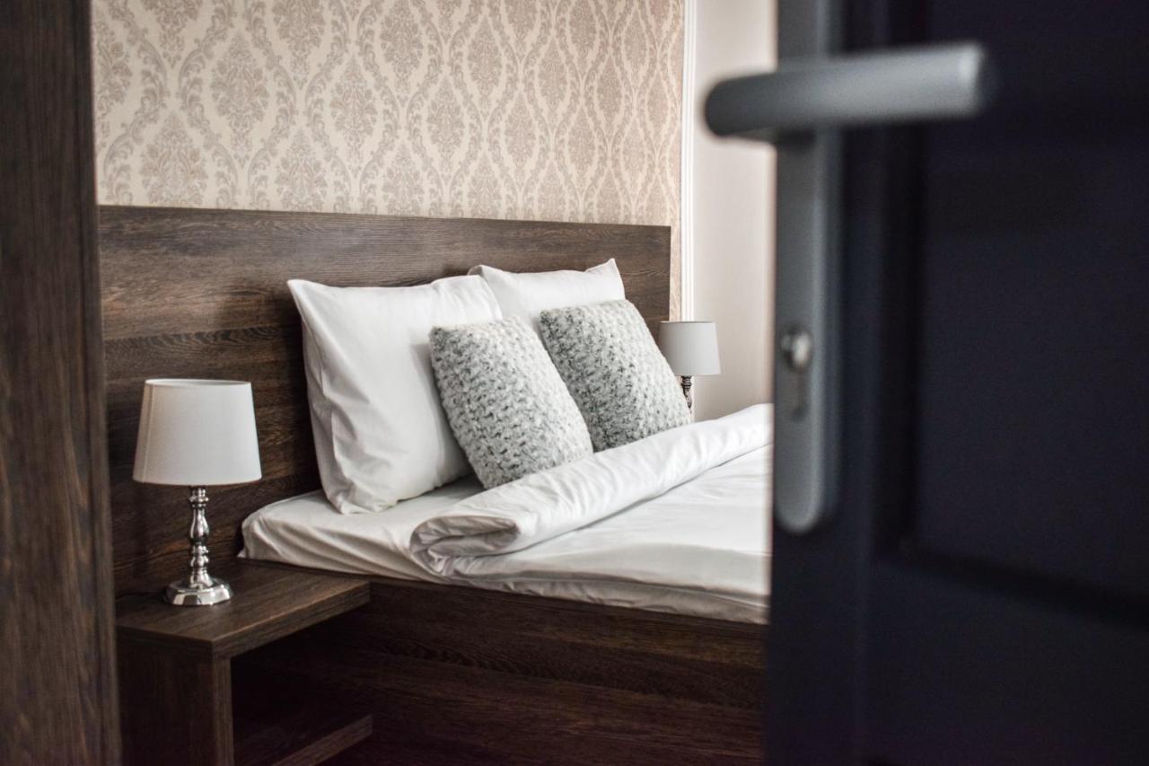 B House Rooms Яш Екстериор снимка