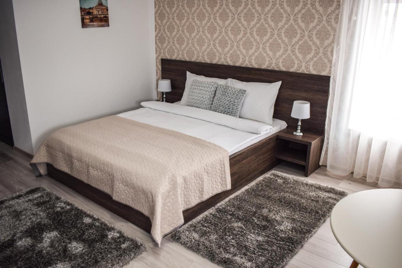 B House Rooms Яш Екстериор снимка