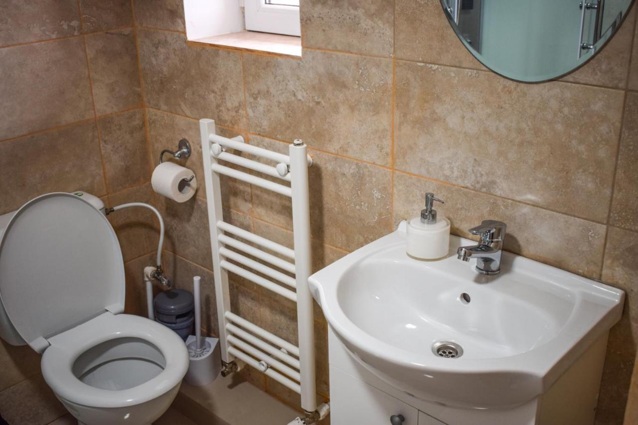 B House Rooms Яш Екстериор снимка