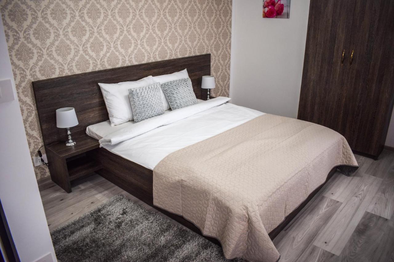 B House Rooms Яш Екстериор снимка