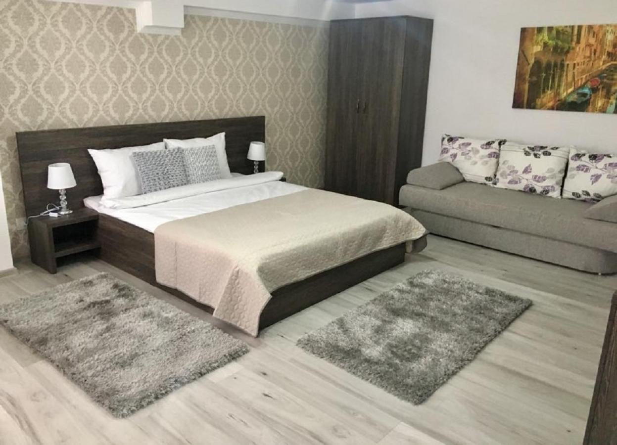 B House Rooms Яш Екстериор снимка