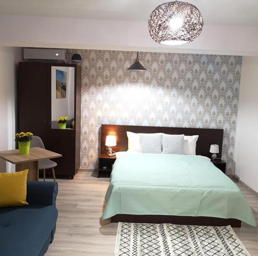 B House Rooms Яш Екстериор снимка